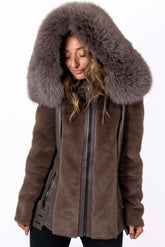 Exklusiver Damen-Vihra-Mantel aus Alpaka mit Kapuze