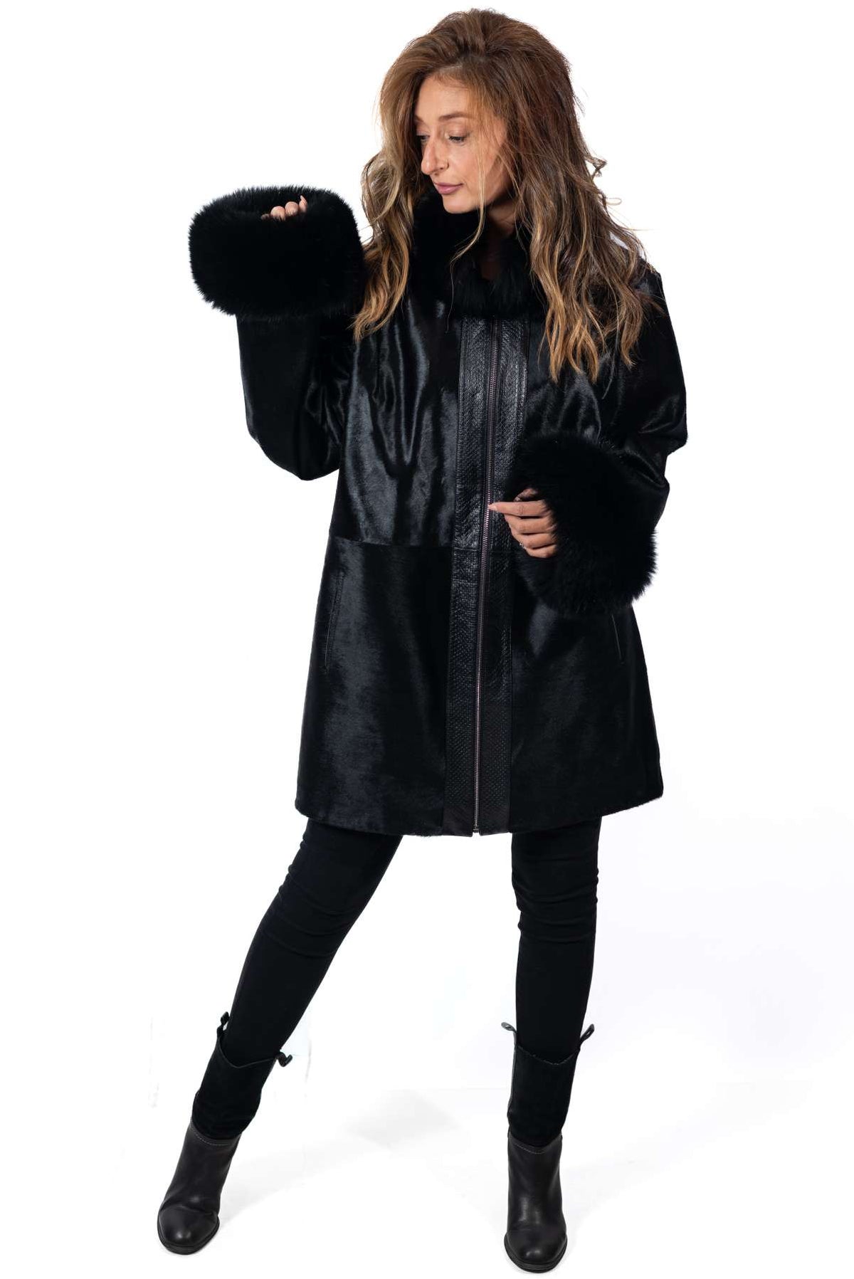 Women's exclusive coat from Pony Boryana Black