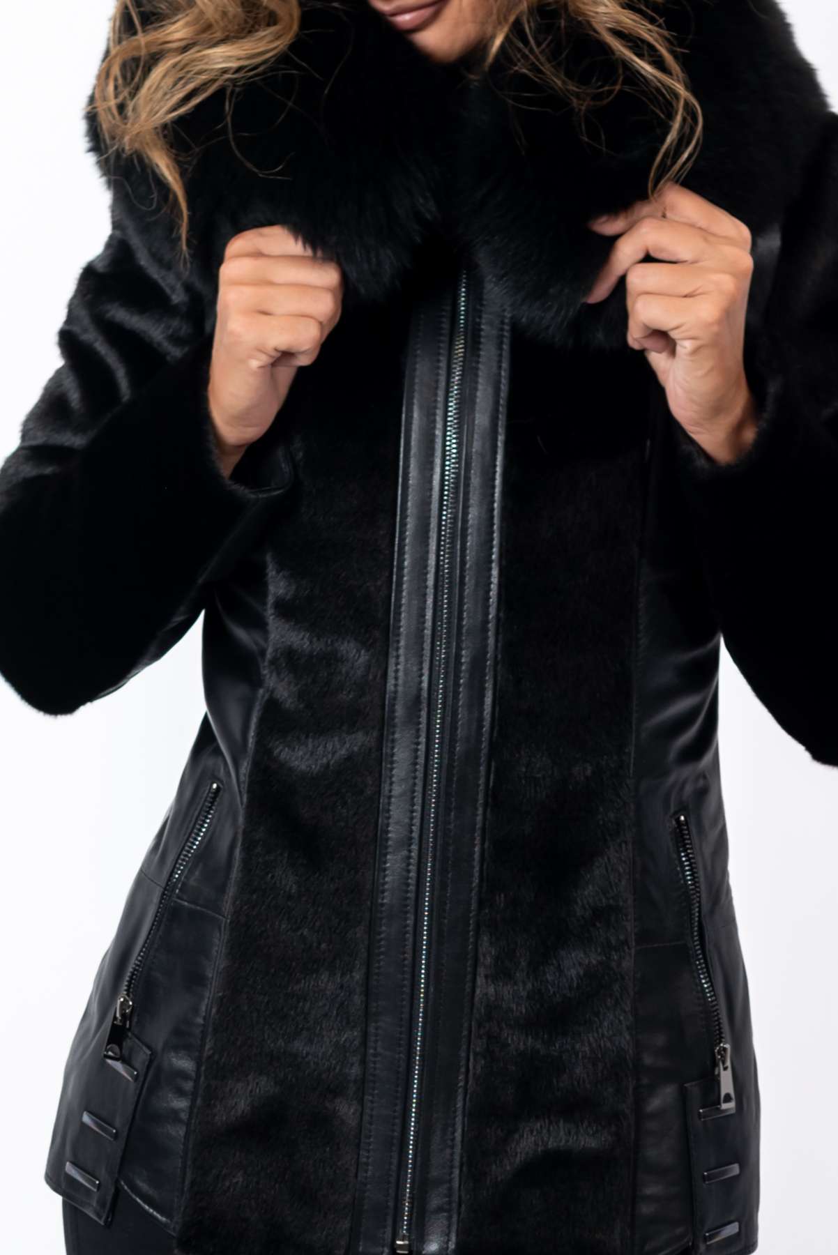 Women's exclusive Alpaca Vihra coat with hood Black