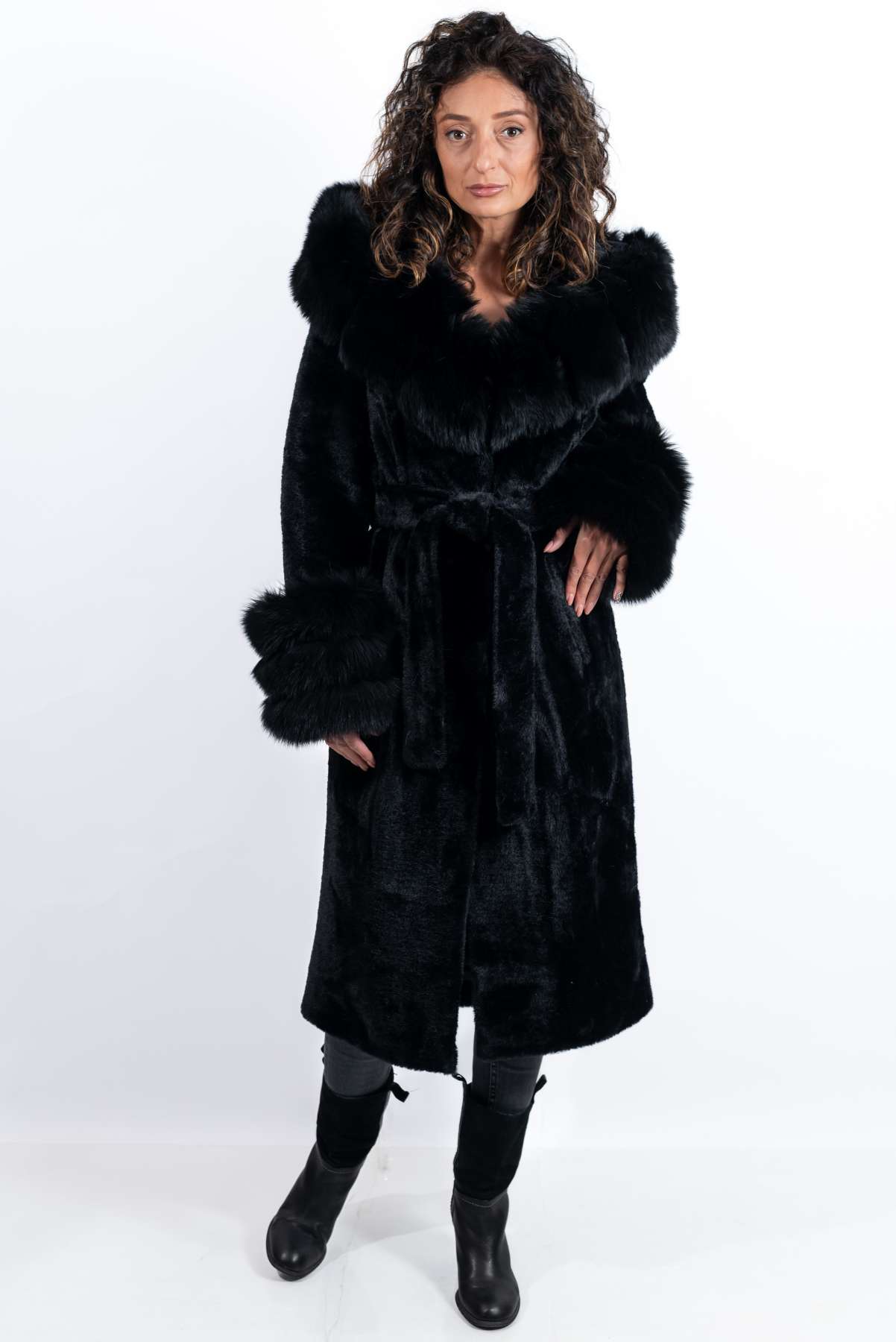 Women's exclusive alpaca coat Amelia with hood