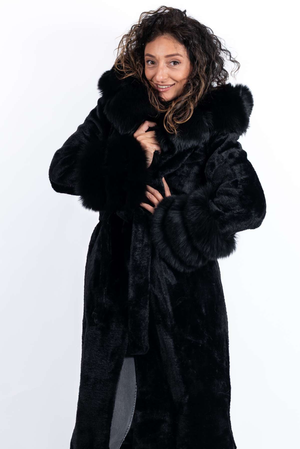 Women's exclusive alpaca coat Amelia with hood