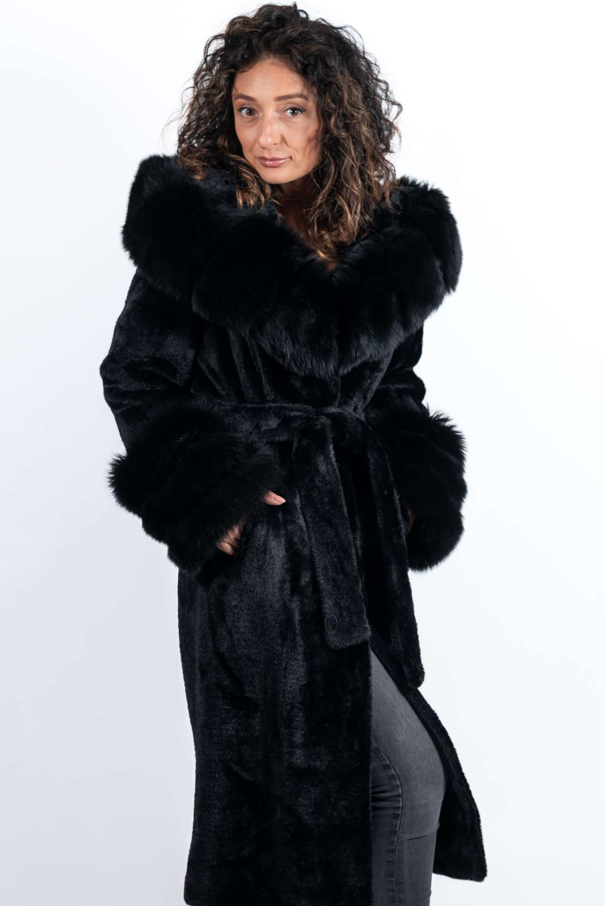 Women's exclusive alpaca coat Amelia with hood