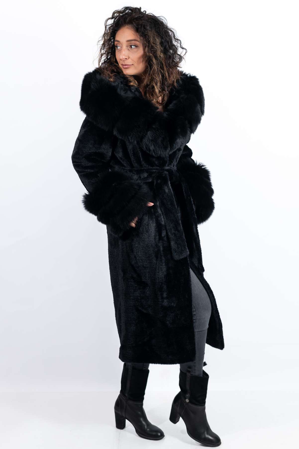 Women's exclusive alpaca coat Amelia with hood