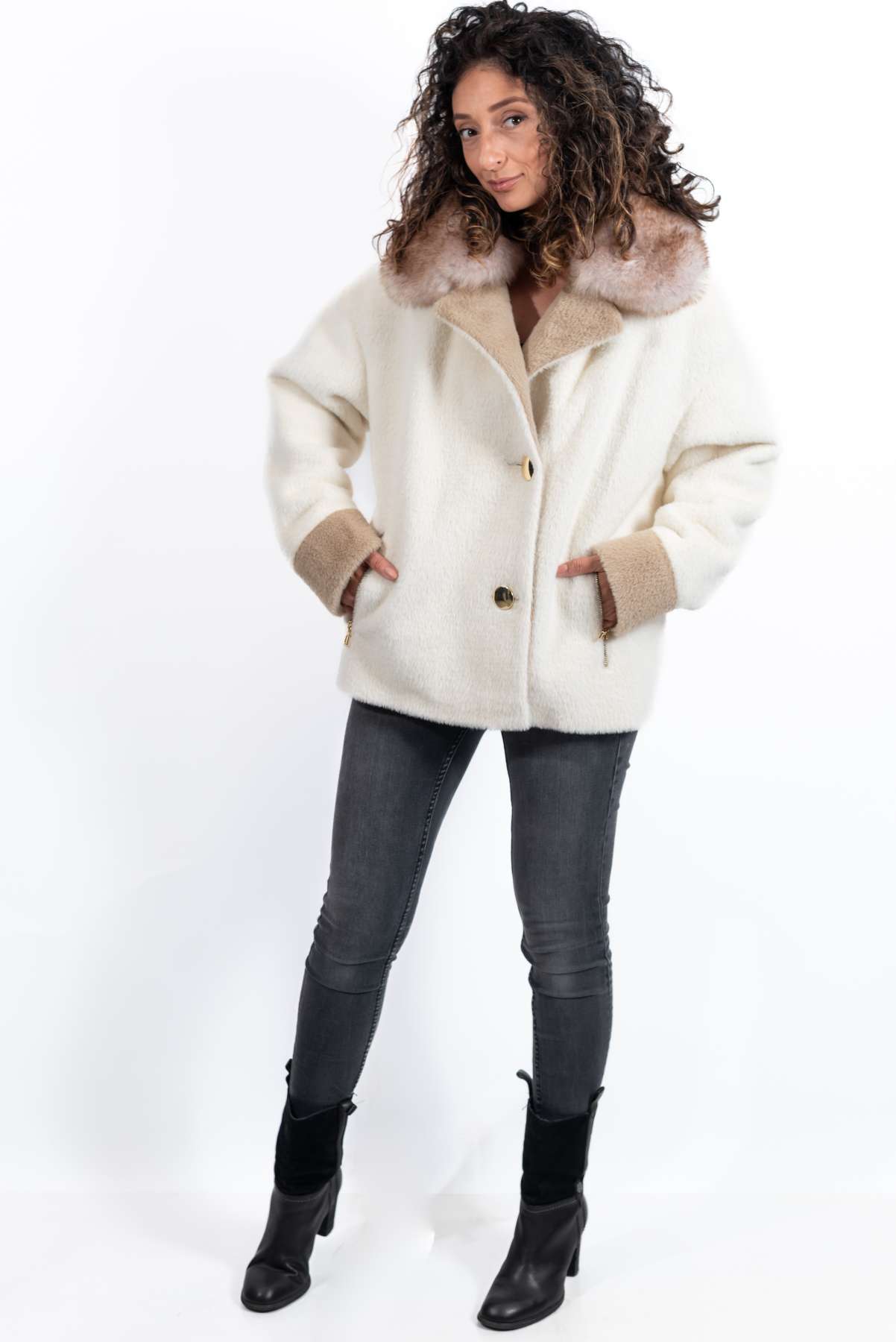 Women's exclusive Alpaca coat Yanitsa White