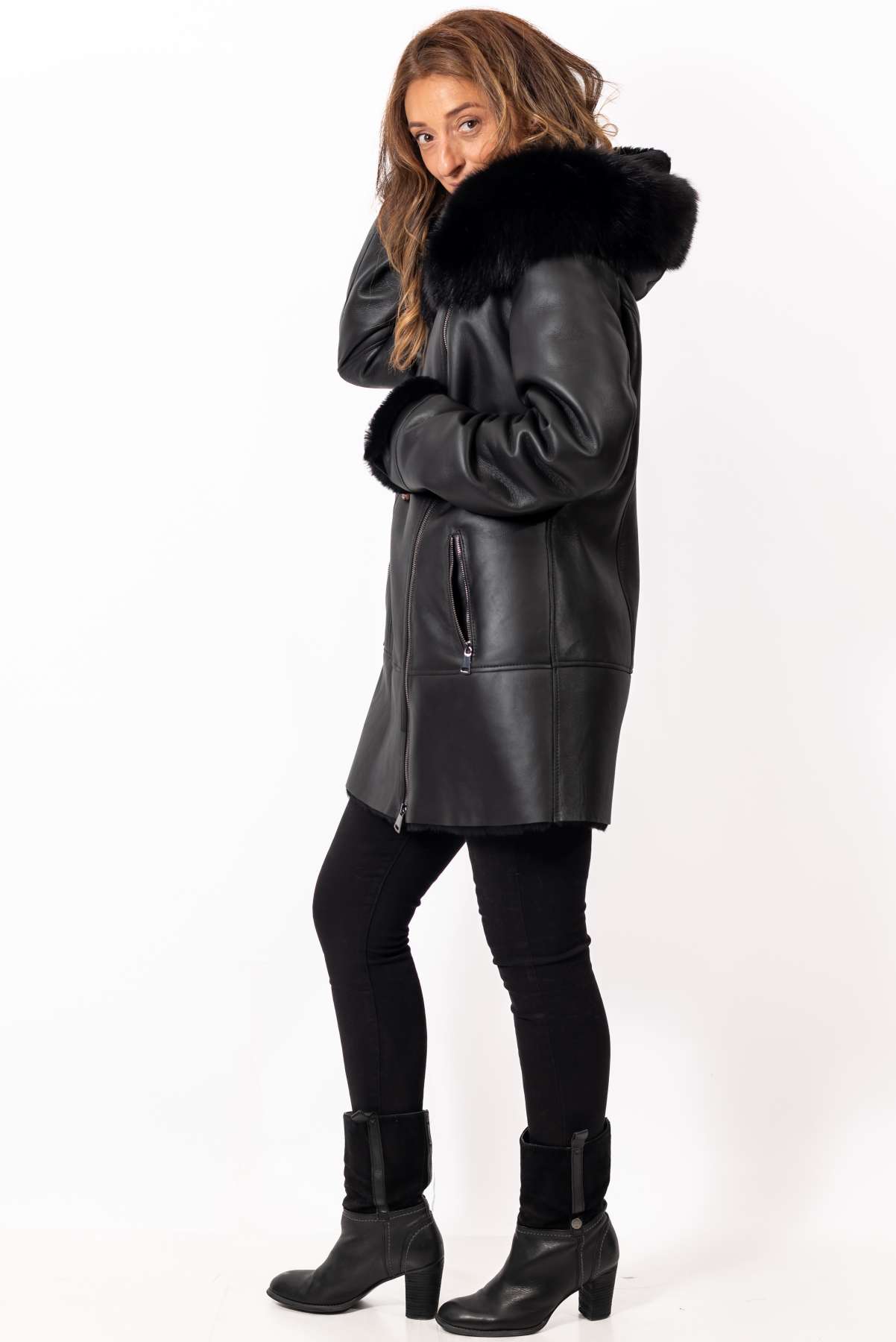 Women's exclusive lambskin coat Bisera with Fox