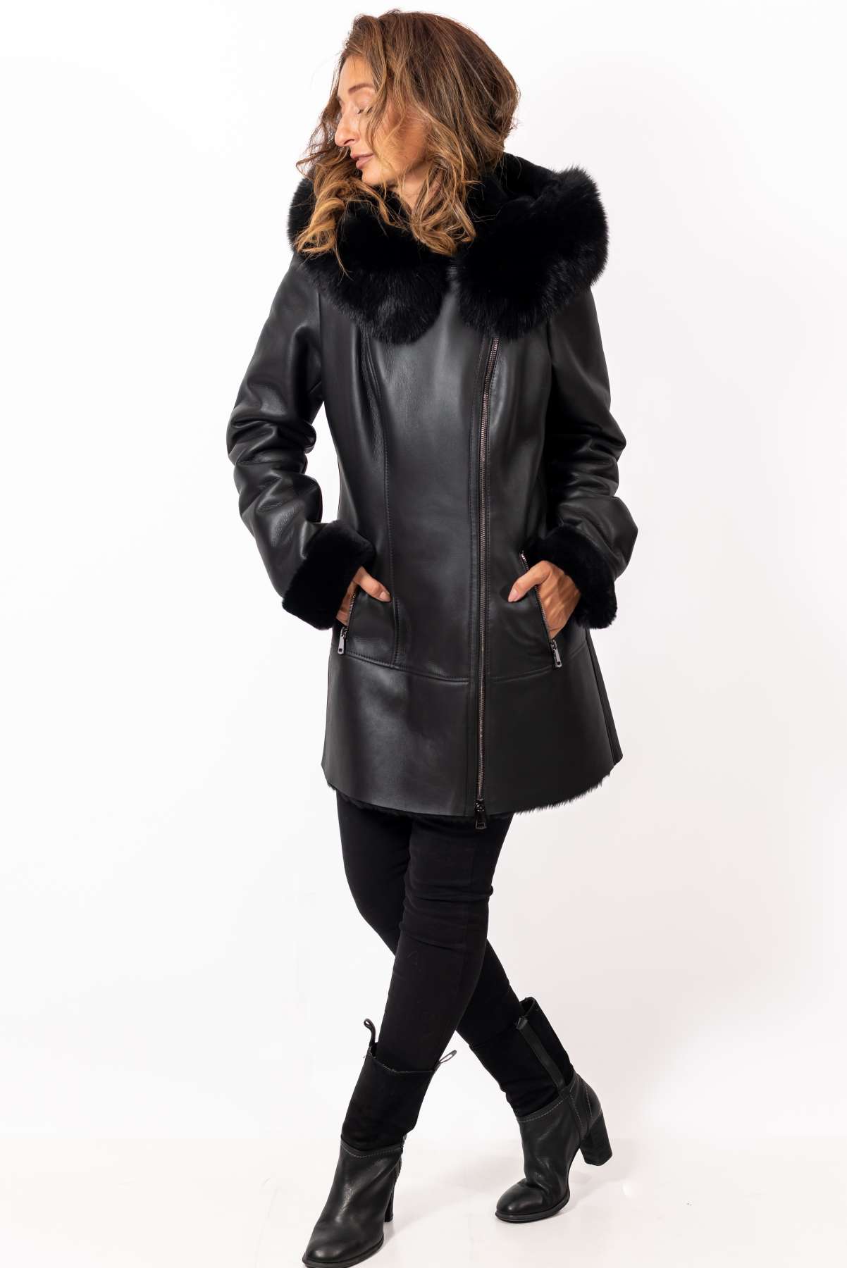 Women's exclusive lambskin coat Bisera with Fox