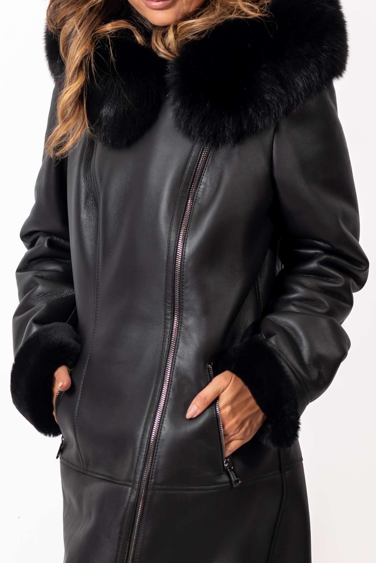 Women's exclusive lambskin coat Bisera with Fox